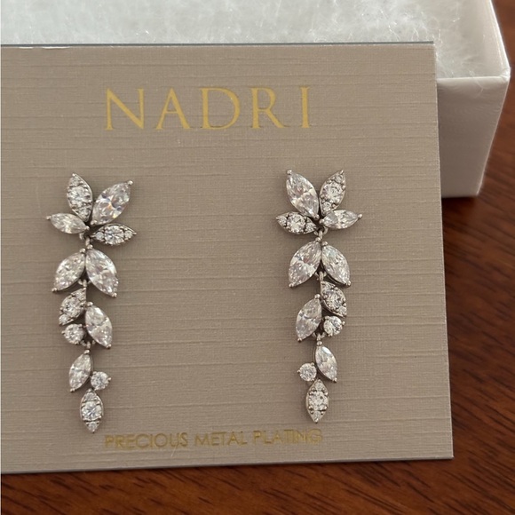 Nadri
Wren Cubic Zirconia Cluster Linear Drop Earrings - Picture 2 of 2